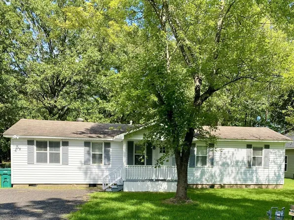 905 West St, White Hall, AR 71602