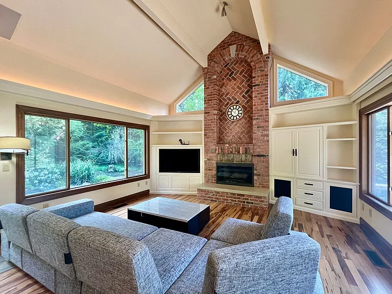 1130 Lancaster Way SE — Photo 11