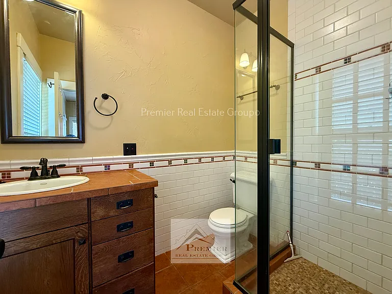 429 E San Rafael St — Photo 36