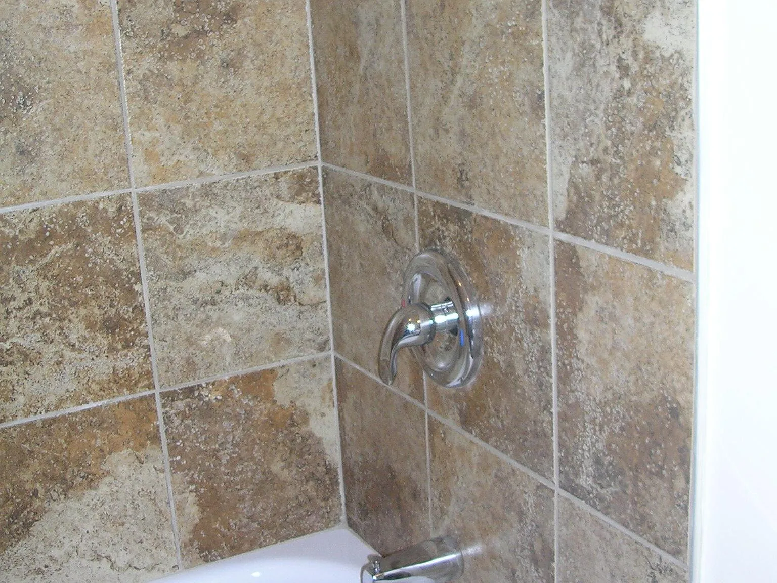 1 bed, 900 sqft, $1,350 — Photo 4