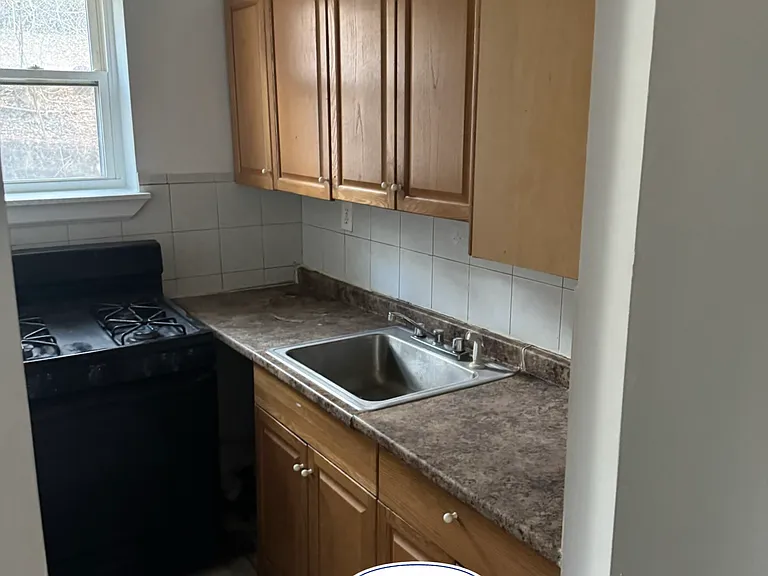 53 Glenwood Ave #2A — Photo 3