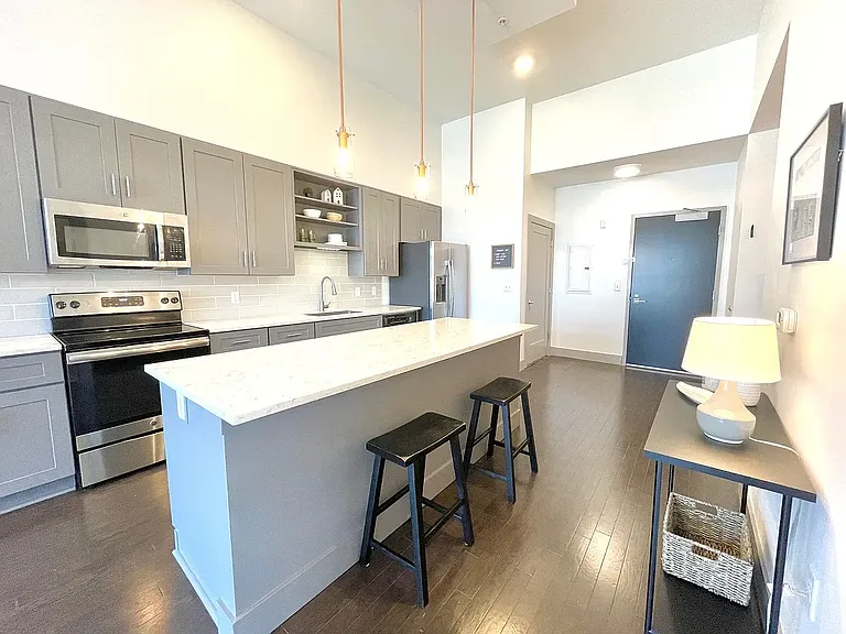 2407 8th S #209 — Photo 3