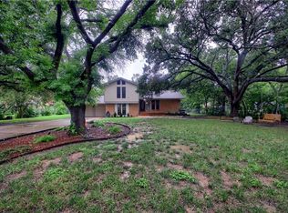 1401 Fisher St, Taylor, TX 76574