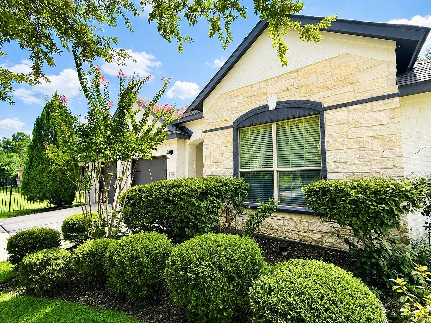 4 bed, 3.0 bath, 2851 sqft, $7,250 — Photo 3