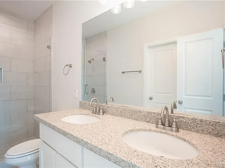 10221 N 15th St — Photo 14