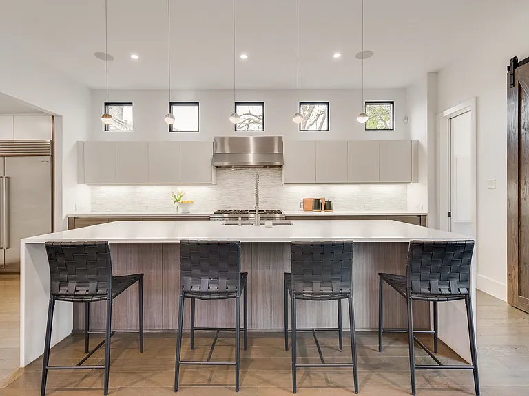 6420 Kenwood Ave — Photo 24