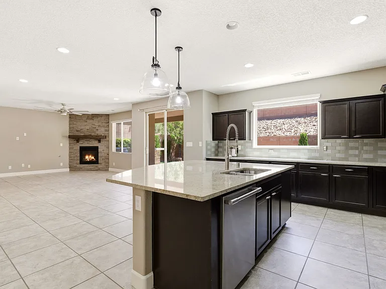 1504 Challedon Dr SE — Photo 16