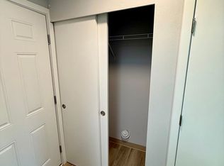 1725 SW Barton St APT 104, Seattle, WA 98106