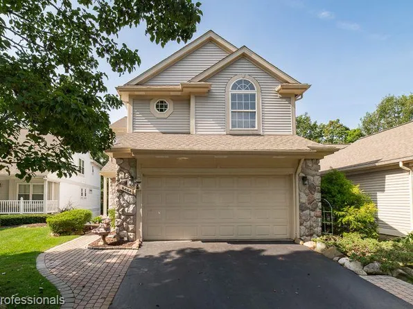 6464 Waters Edge Way, Clarkston, MI 48346
