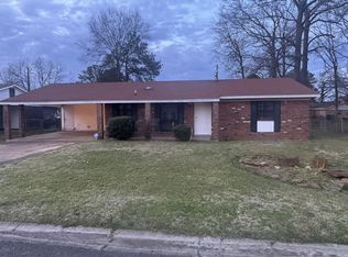 2415 21st Ave N, Columbus, MS 39701