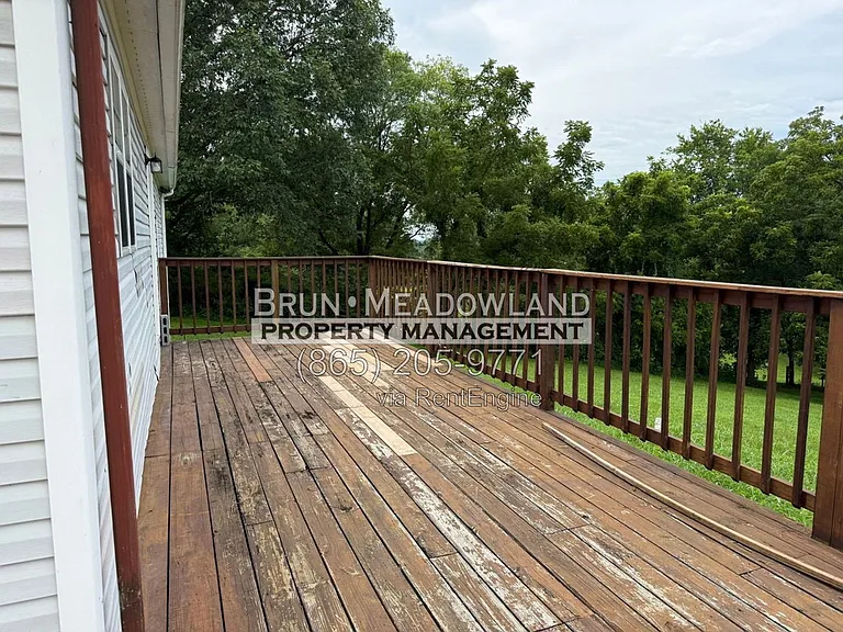 2250 Woodby Ln — Photo 3