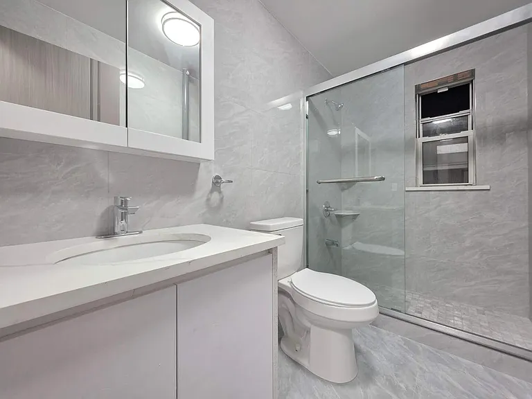 1382 W 7th St #2 — Photo 8