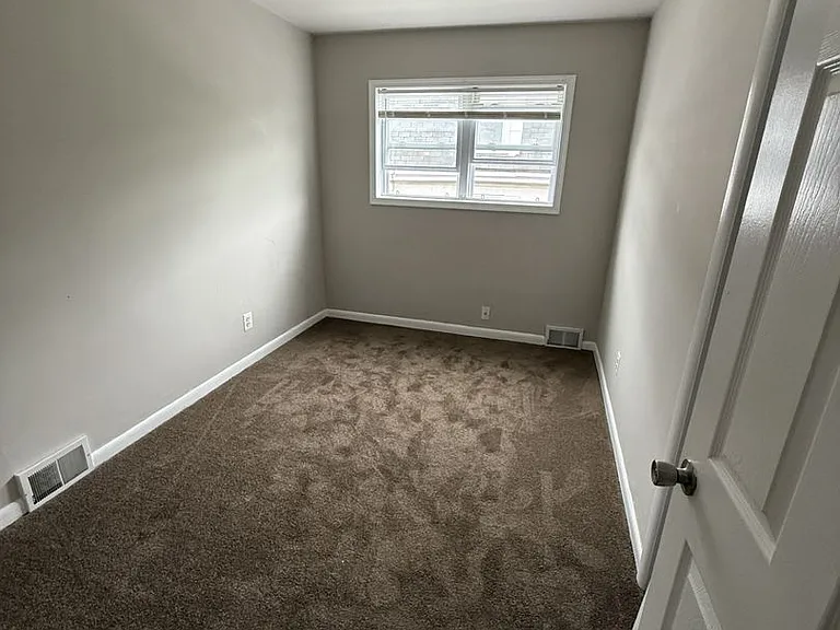 29 Beverly Ave — Photo 7
