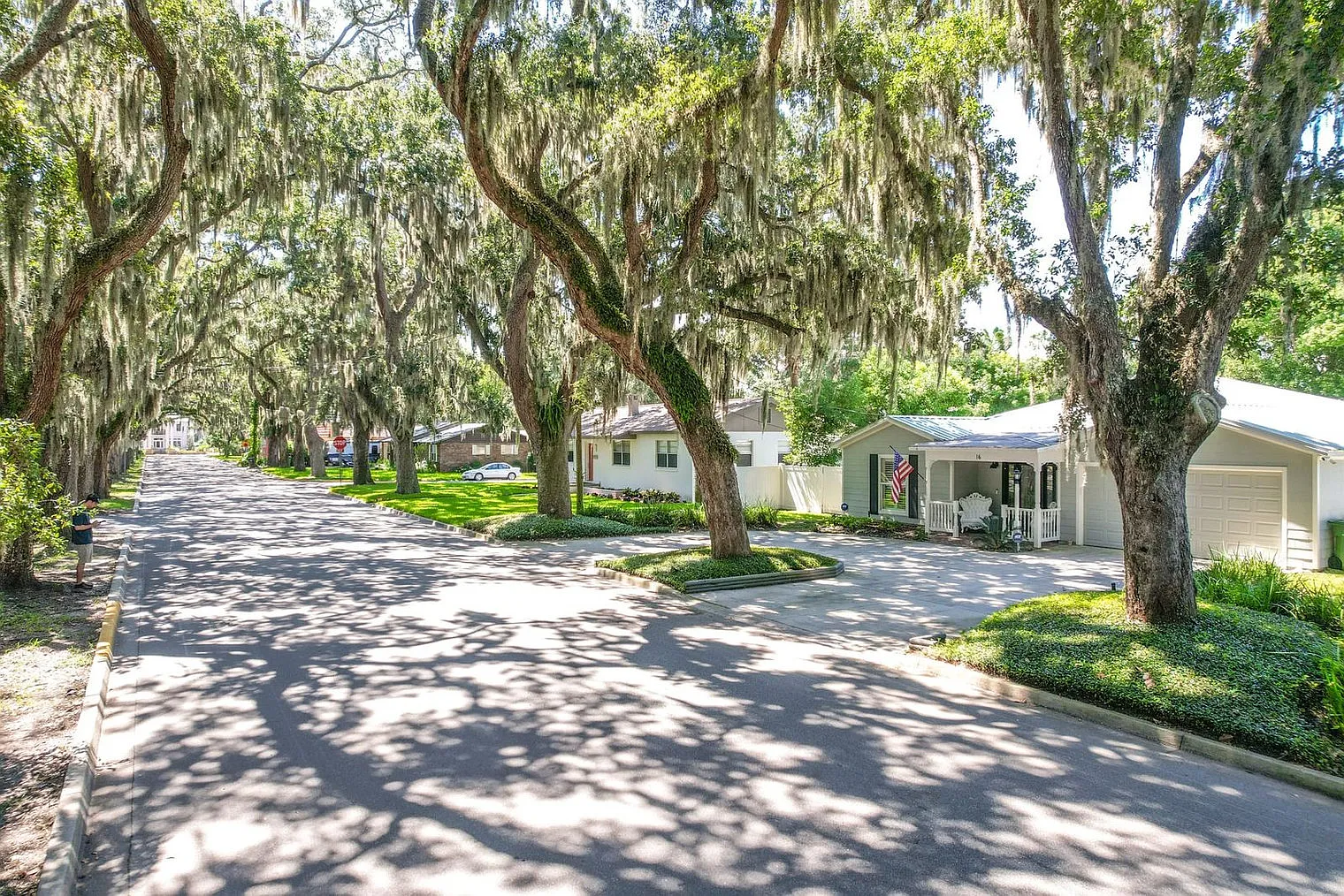 4 bed, 2.0 bath, 2066 sqft, $7,101 — Photo 3