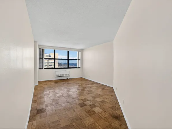 7002 Blvd East image 5 of 35