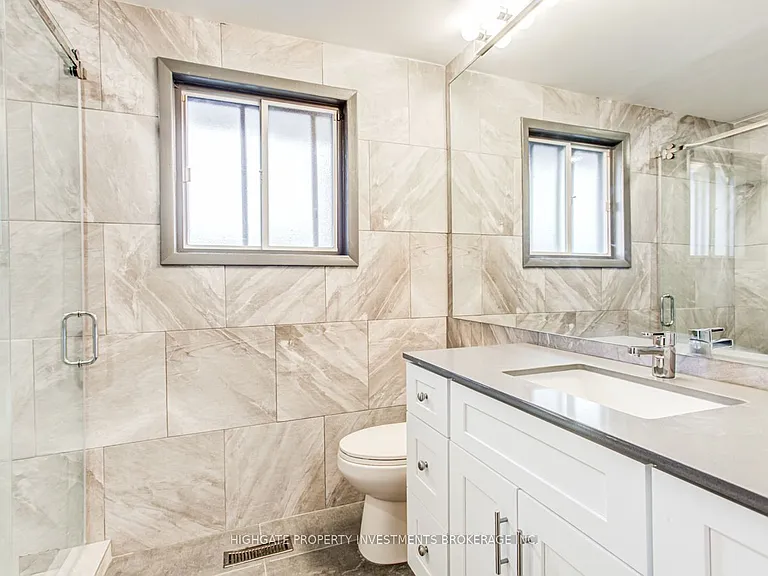33 Paulvale Cres #UPPER — Photo 20