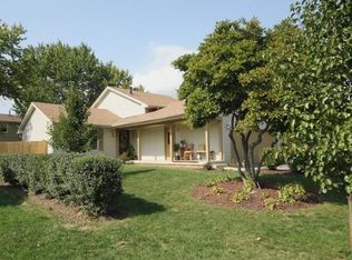 819 Morningside Dr, Naperville, IL 60563