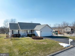 107 Arbor Bluff Dr, Pleasant Gap, PA 16823
