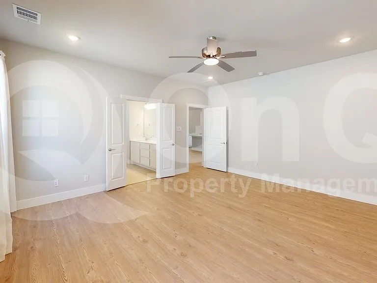 324 Palo Duro St — Photo 9