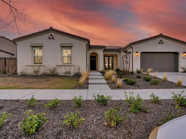 1053 Beaver Pond Loop, Madera, CA 93636