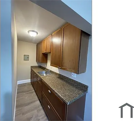 3 bed, 1000 sqft, $2,900 — Photo 2
