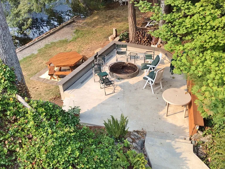 615 Cain Lake Rd — Photo 5