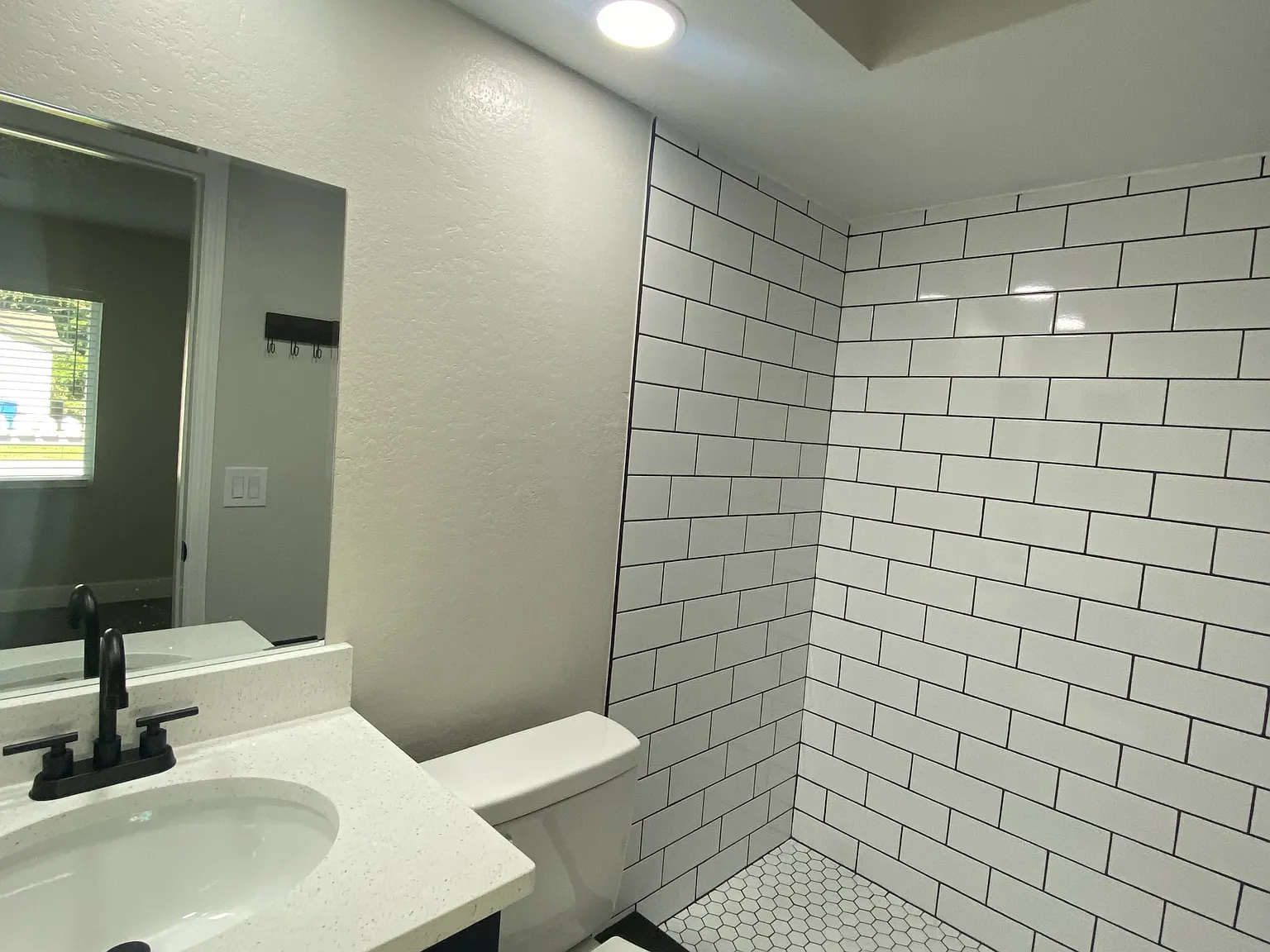 206 Saint Petersburg Drive East - B — Photo 2