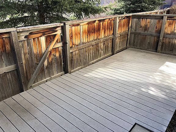 Fenced Patio/Deck