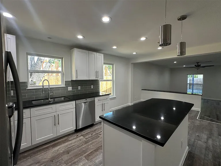 908 Plateau Cir — Photo 11