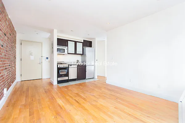 Rented by Mirador Real Estate | media 23