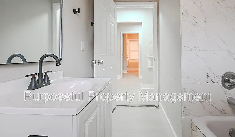 2201 Glen Ellyn St — Photo 17