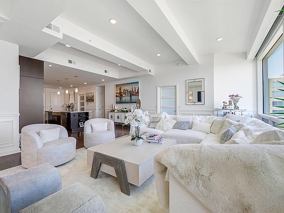 5th image of 9 Somerset Ln #403-404