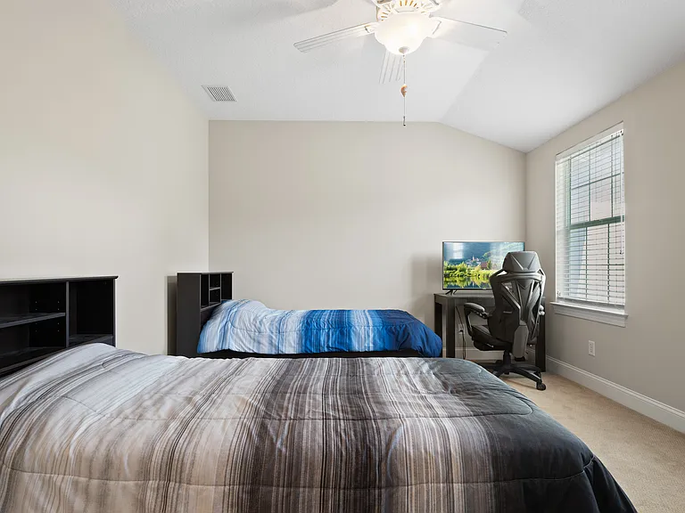 214 Aberdeen Pond Dr — Photo 23