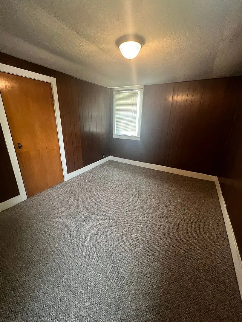 710 N Main St — Photo 4