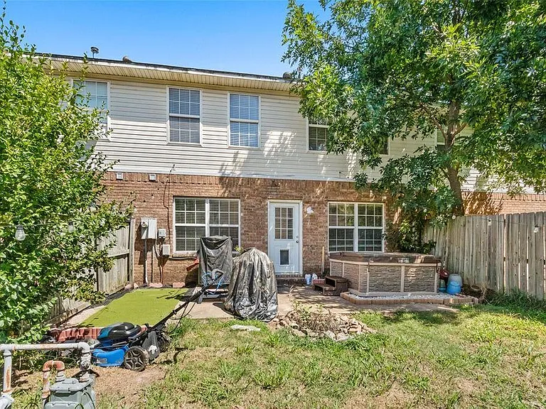 907 W Peachtree Dr — Photo 17