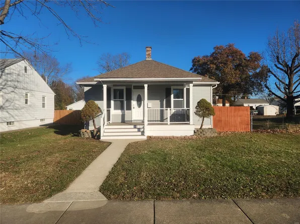 512 E Adams St, O'Fallon, IL 62269