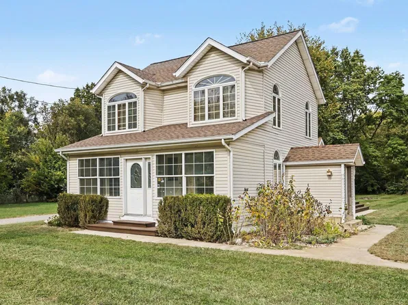 19353 Greenacre St, South Bend, IN 46637