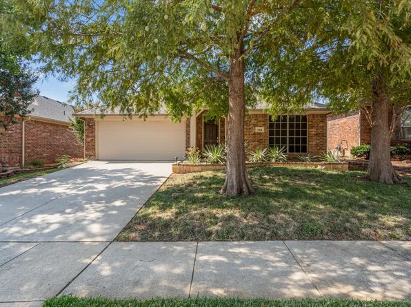 504 Grayson Ln, Lake Dallas, TX 75065