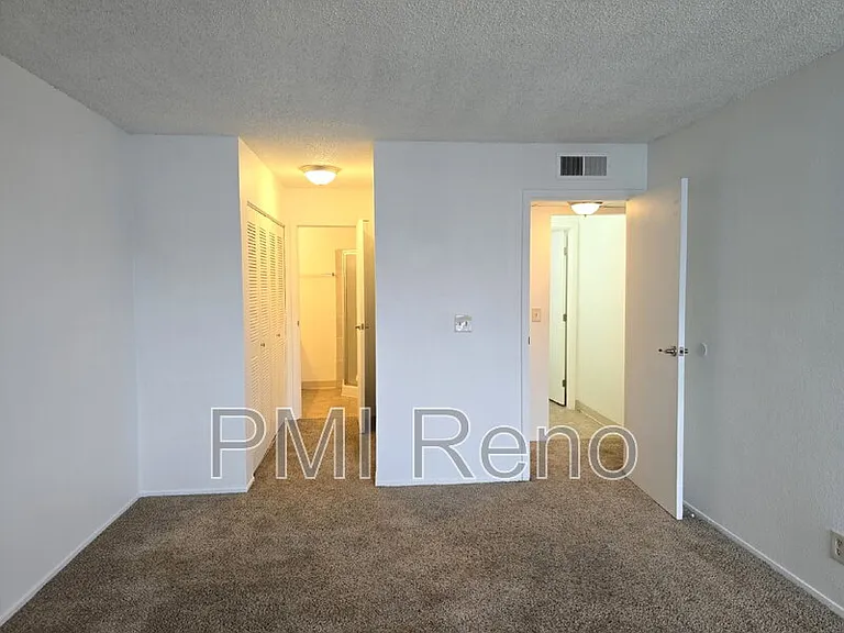 2750 Plumas St #303 — Photo 11