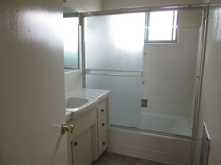 3339 Mentone Ave — Photo 10