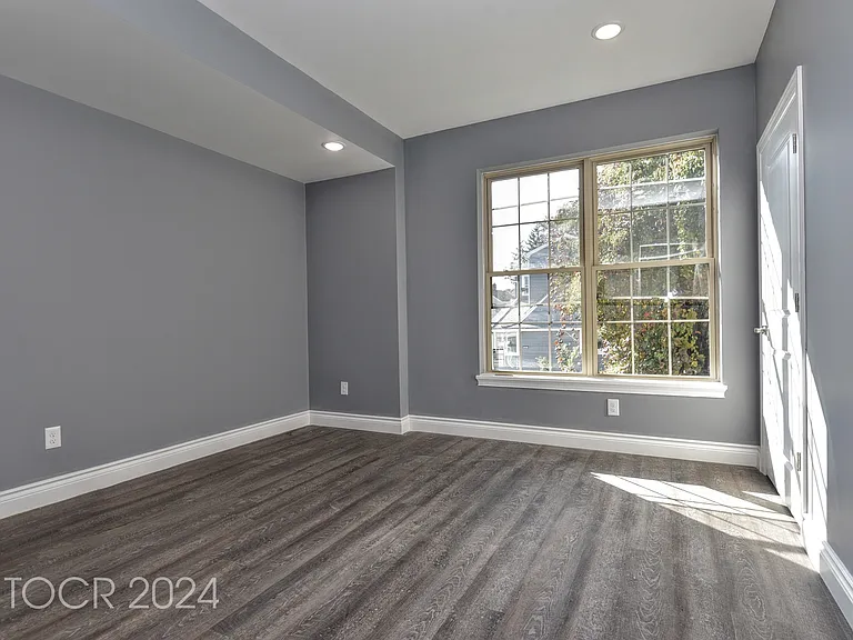 164-168 Atlantic St #303 — Photo 10