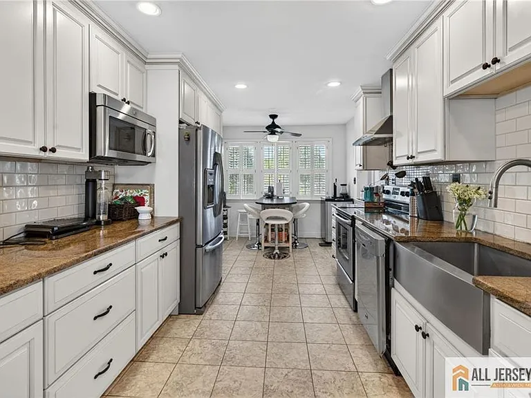 177 Midfield Rd — Photo 17