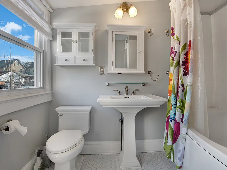 1226 Rhode Island Ave NE — Photo 25