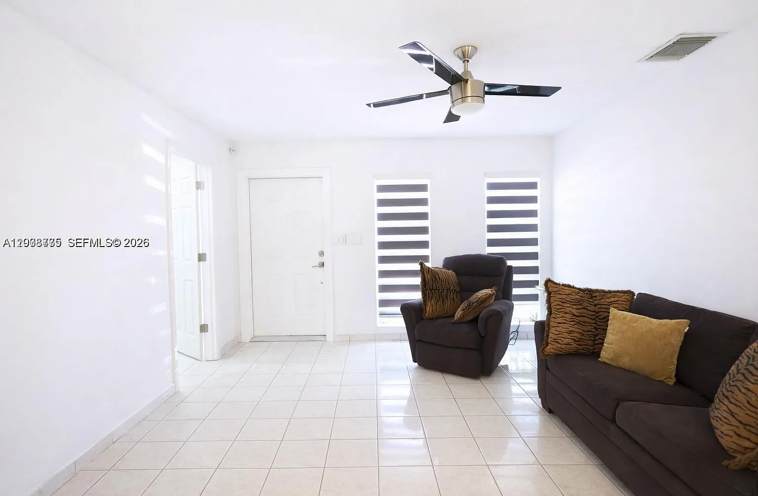 3 bed, 1015 sqft, $2,800 — Photo 3