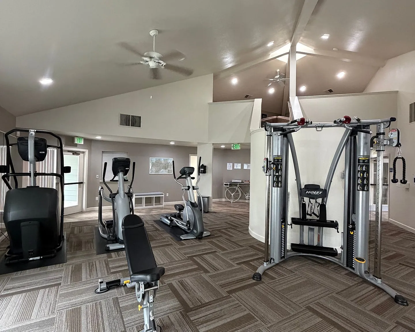 Saratoga West Apartments — Photo 4