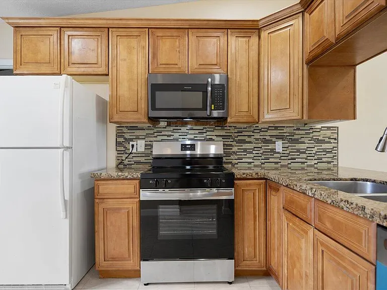 5540 Lakewood Cir S #F — Photo 13
