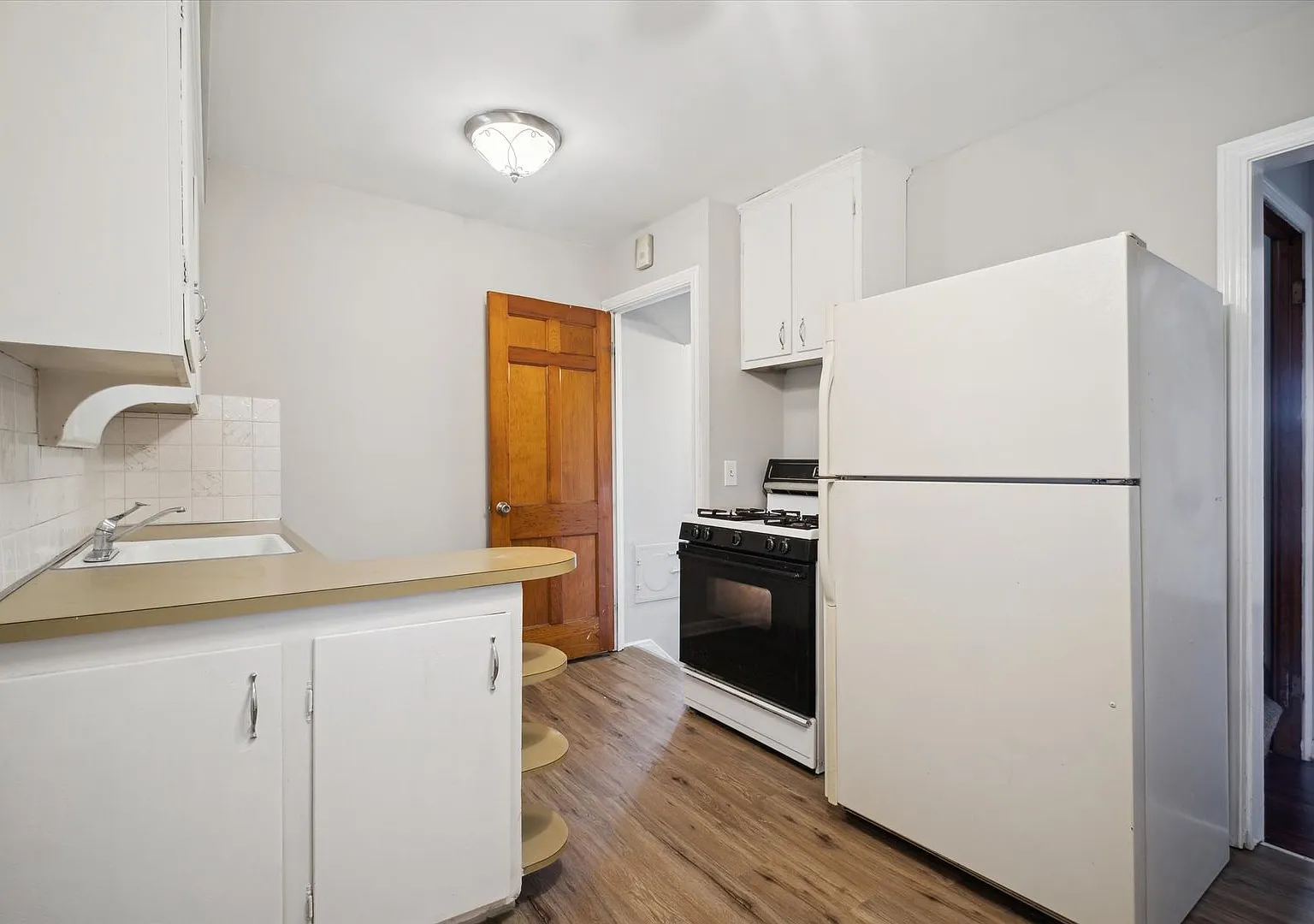 14416 Krems Ave — Photo 4