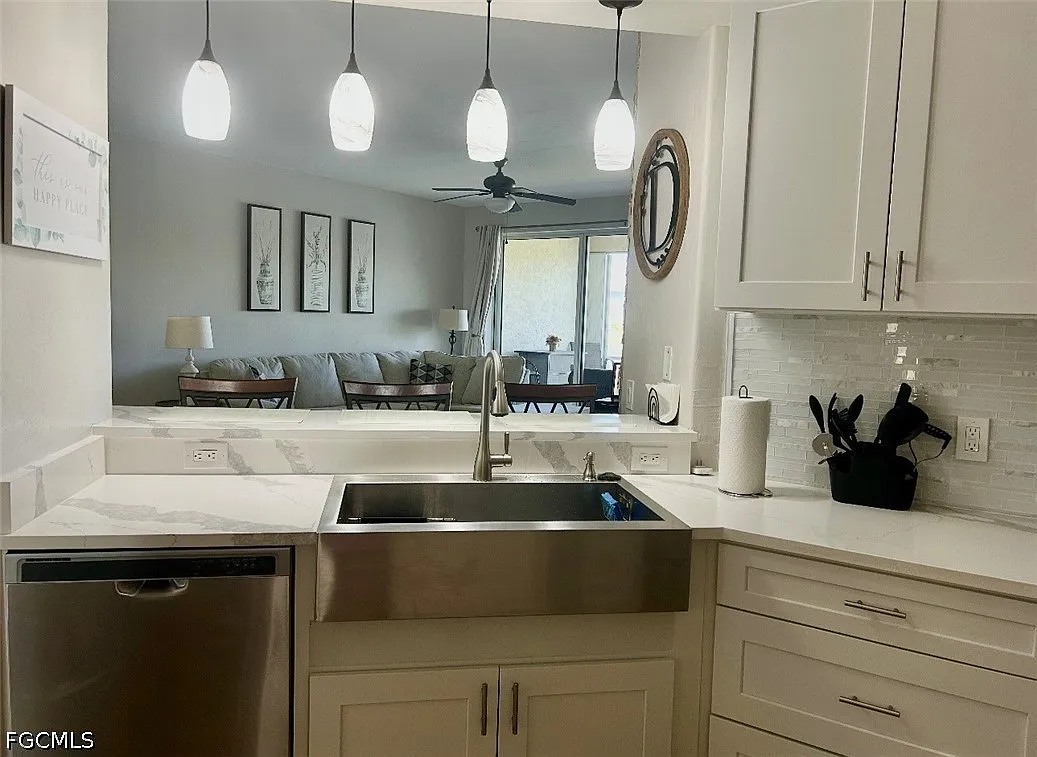 2 bed, 2.0 bath, 1116 sqft, $4,900 — Photo 4