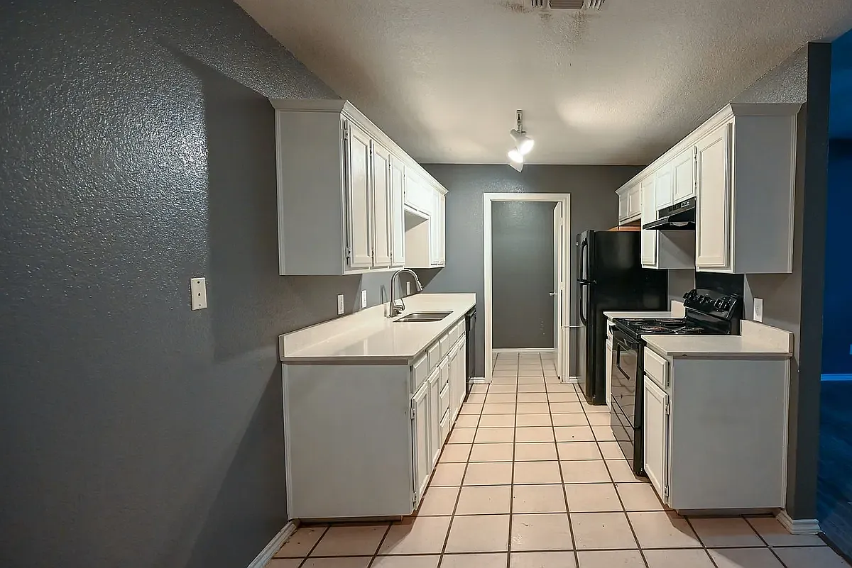 Photo 2 of 9 - 604 N Sewell Dr #B - Decatur, TX Building Photo - 604 N Sewell Dr #B