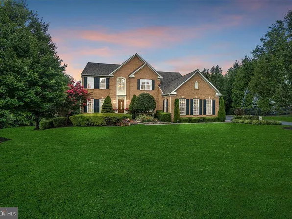 2241 Cherokee Dr, Westminster, MD 21157